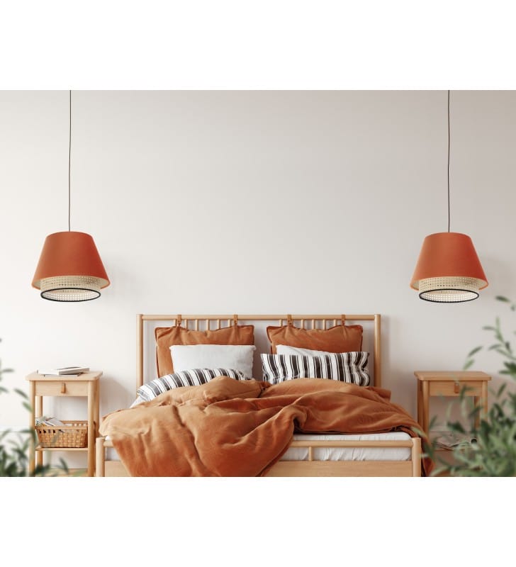 Pomarańczowa aksamitna lampa wisząca Sensei z rattanem do sypialni jadalni