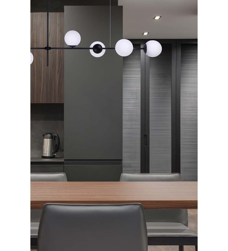 1,5m czarna pozioma lampa wisząca na sztywnym ramieniu Vuelta 5 kul ze szkła np. do kuchni salonu